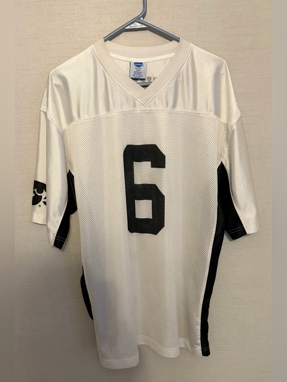 #6 Iowa Hawkeyes unisex Large NCAA jersey